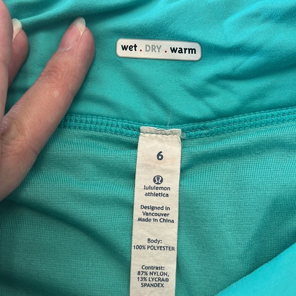 Lululemon Speed Up shorts 2.5” inseam - Picture 4 of 4